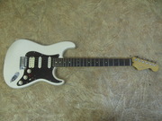 Продам Fender American Deluxe Stratocaster HSS (2000)