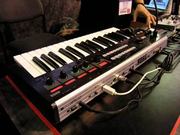 Продам синтезатор Korg R3